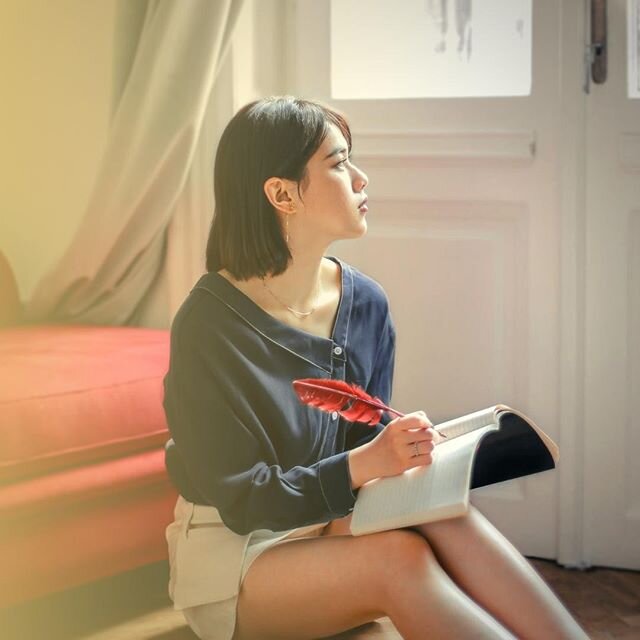 🌱 When the present is unpleasant, it helps to think ahead to the future and back to the past. How are you coping this time of isolation?  https://www.nytimes.com/2020/05/15/smarter-living/to-build-resilience-in-isolation-master-the-art-of-time-trave
